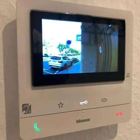 Quai Des Pecheurs - Vue Cathedrale